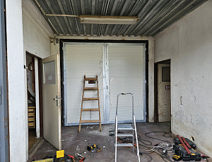 Výměna vrat na farmě